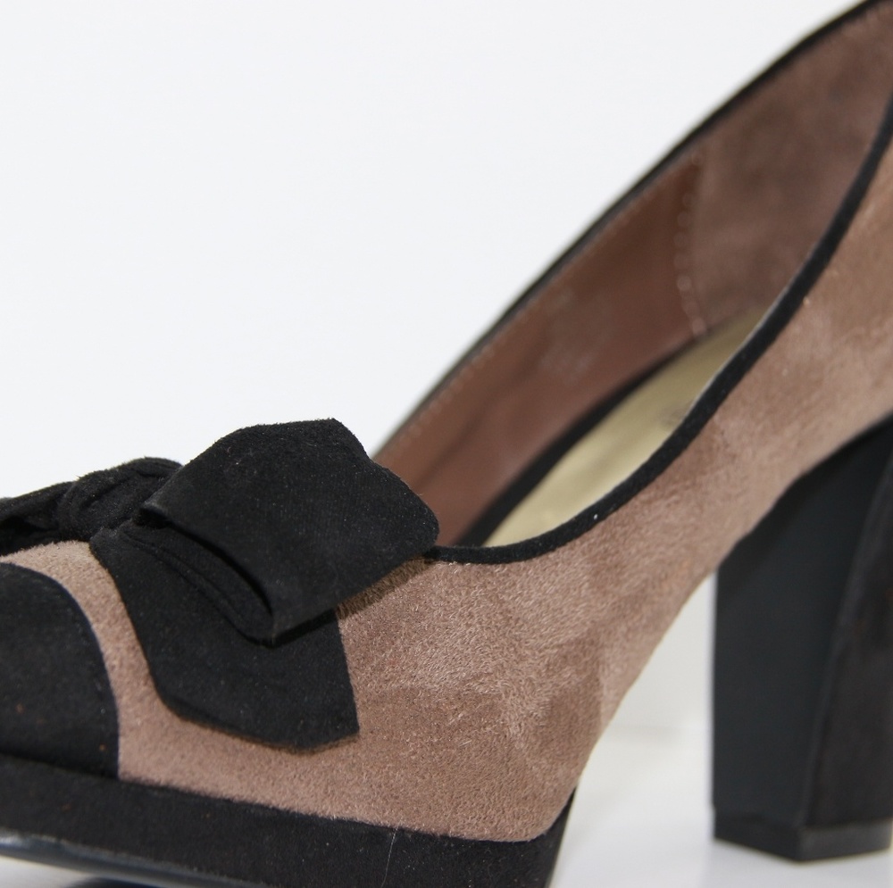 Tan and black bow tie heels - Picture 2 of 6